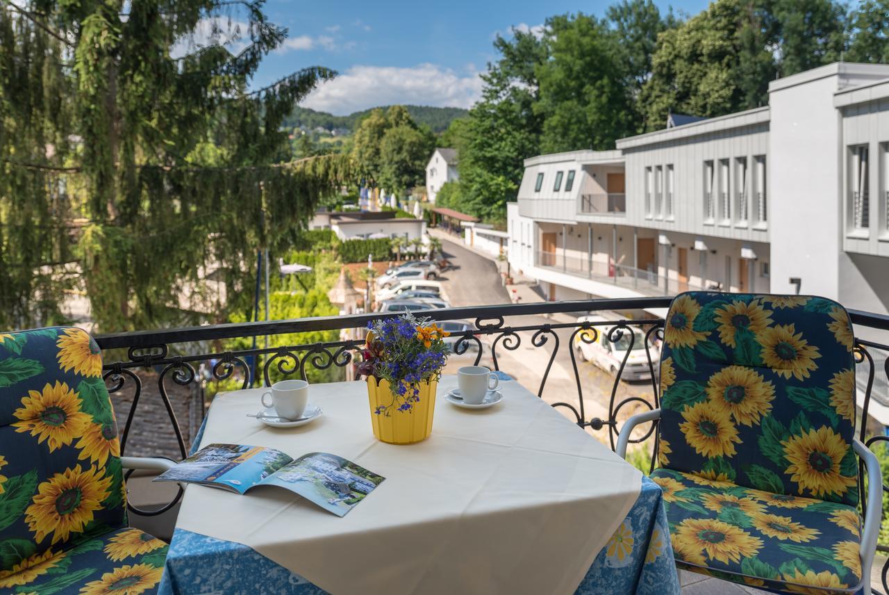 Hotel Barry Memle Directly At The Lake à Velden am Wörther See Extérieur photo